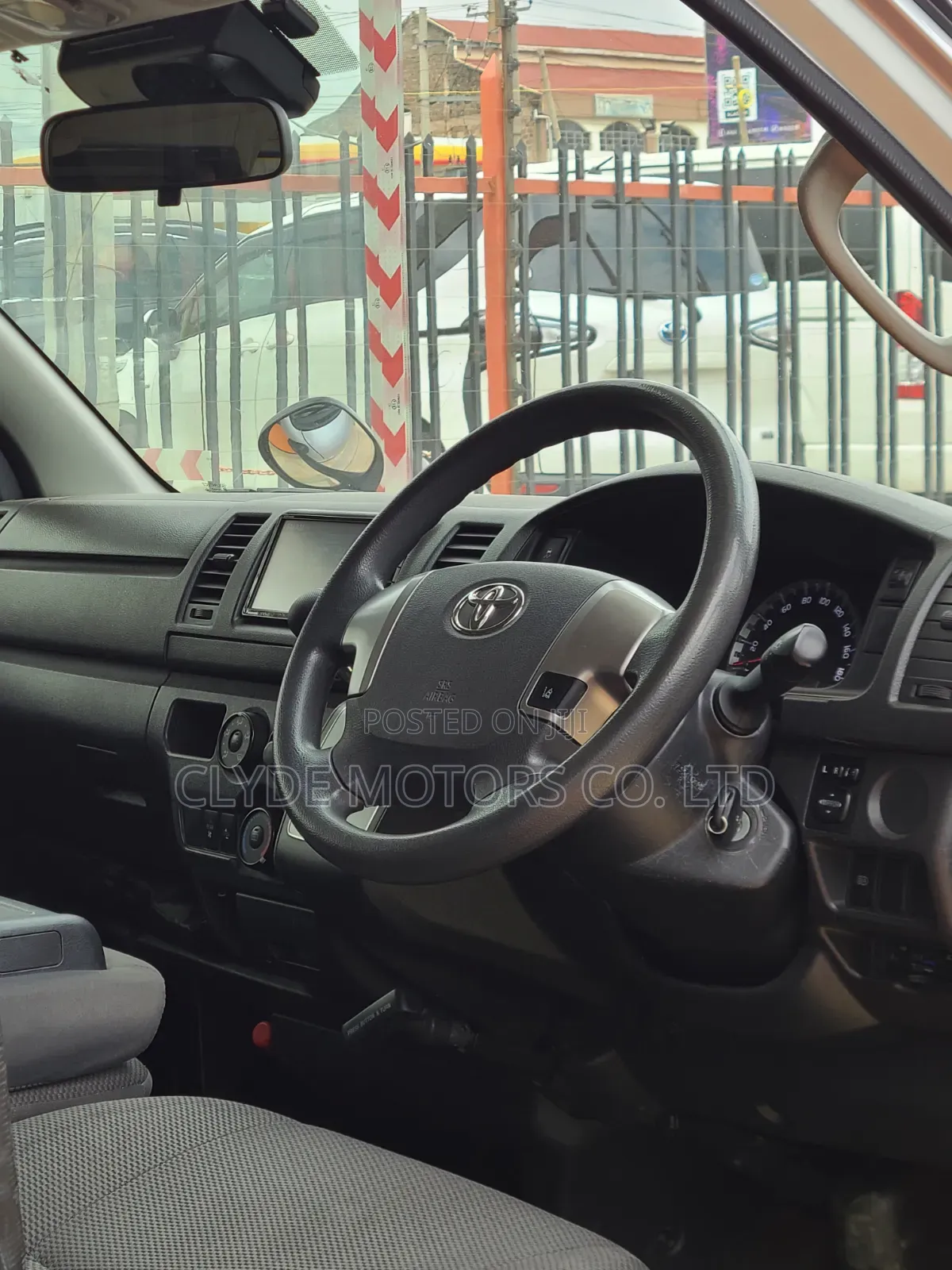 Toyota HiAce 2018 Silver