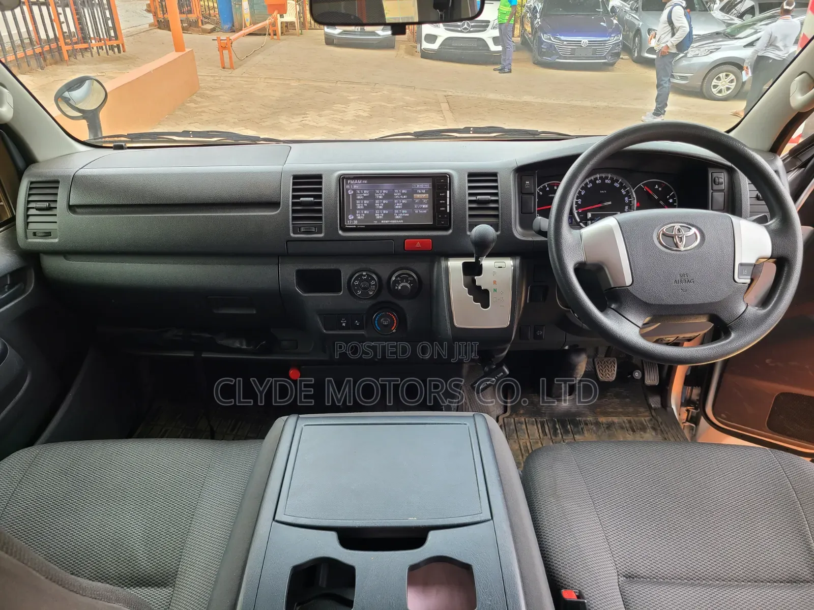 Toyota HiAce 2018 Silver