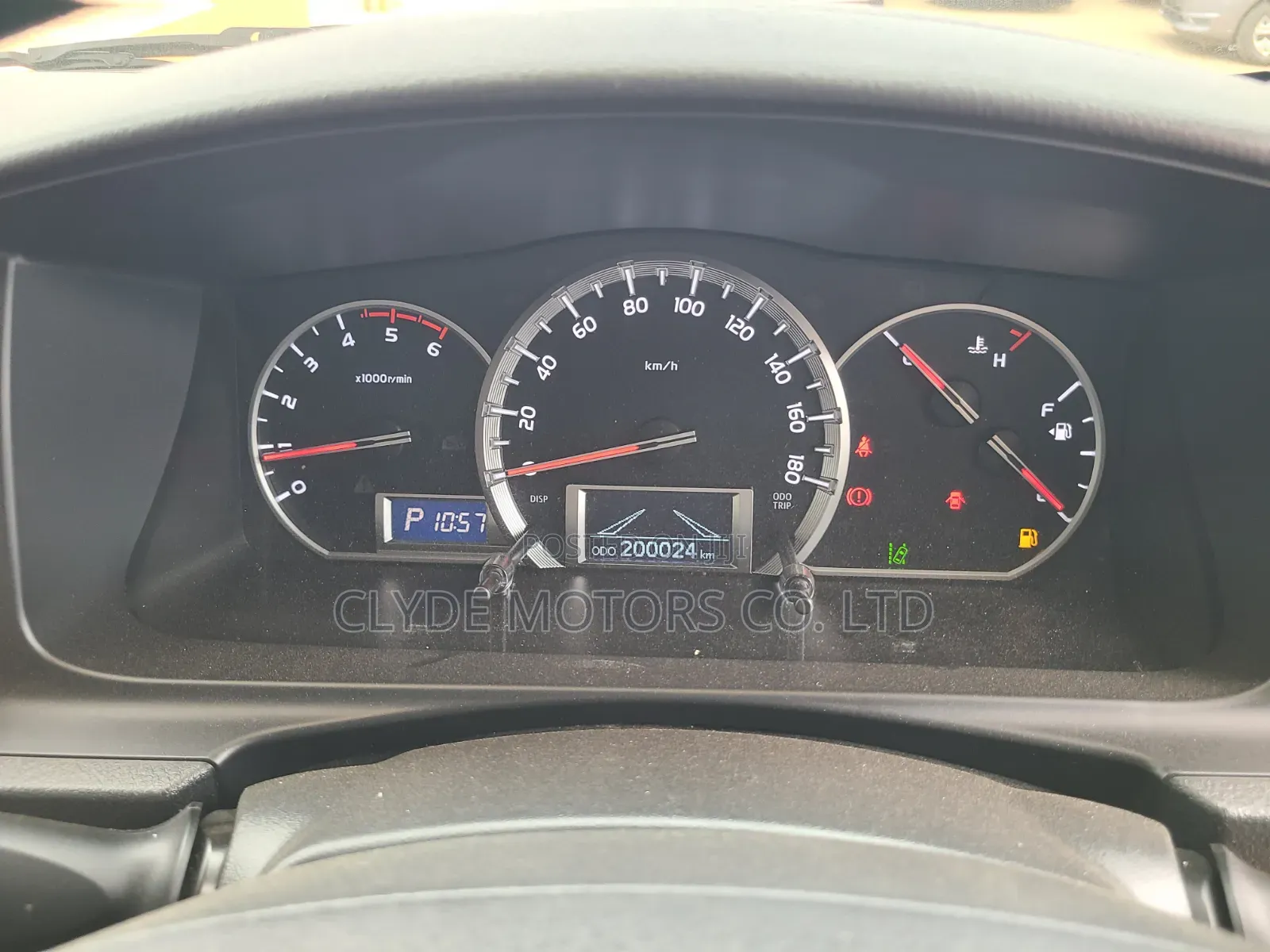 Toyota HiAce 2018 Silver