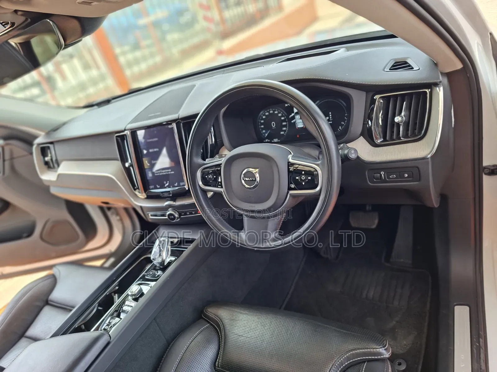 Volvo XC60 2019 White