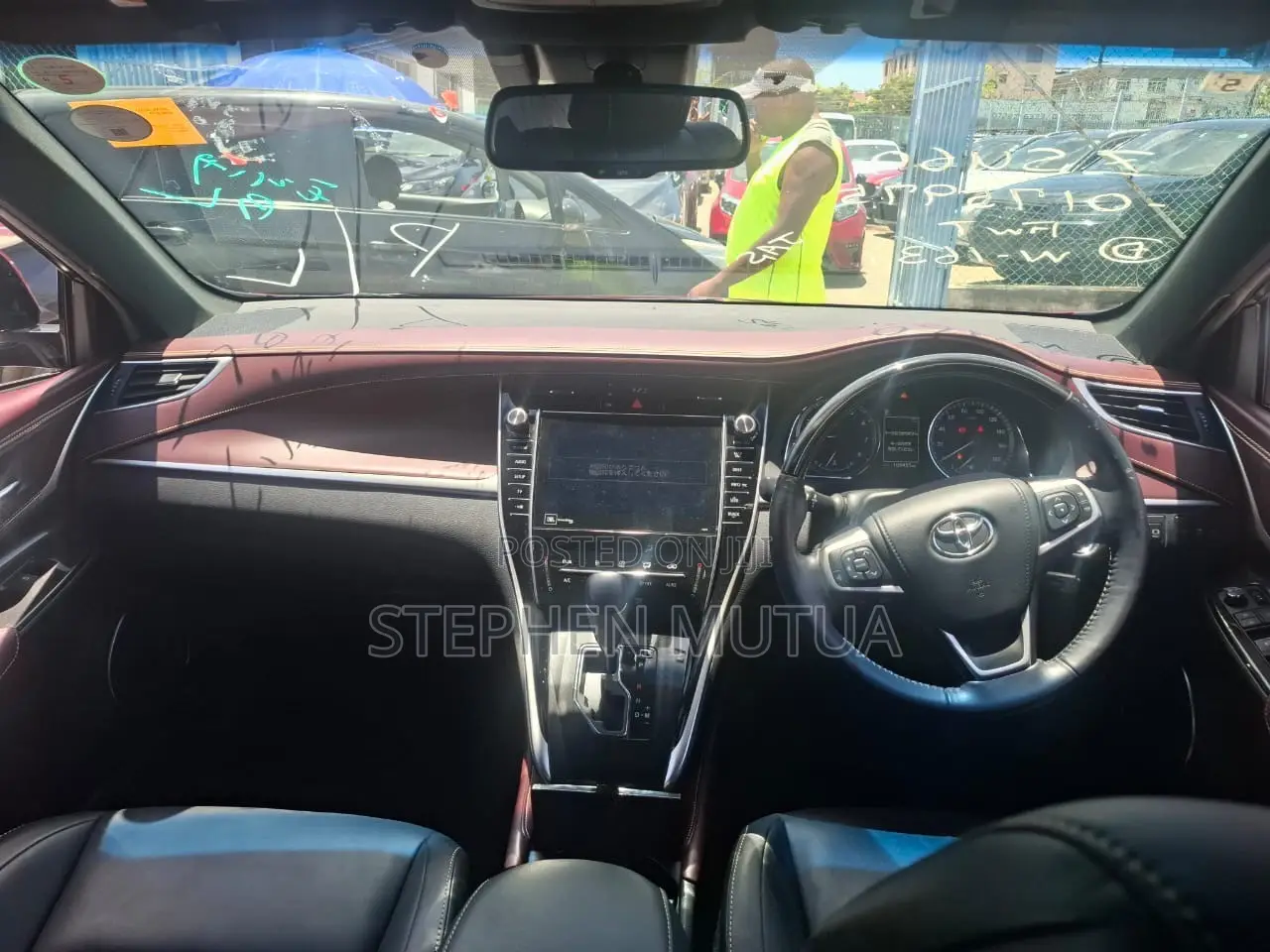 Toyota Harrier 2.0 2019 Maroon