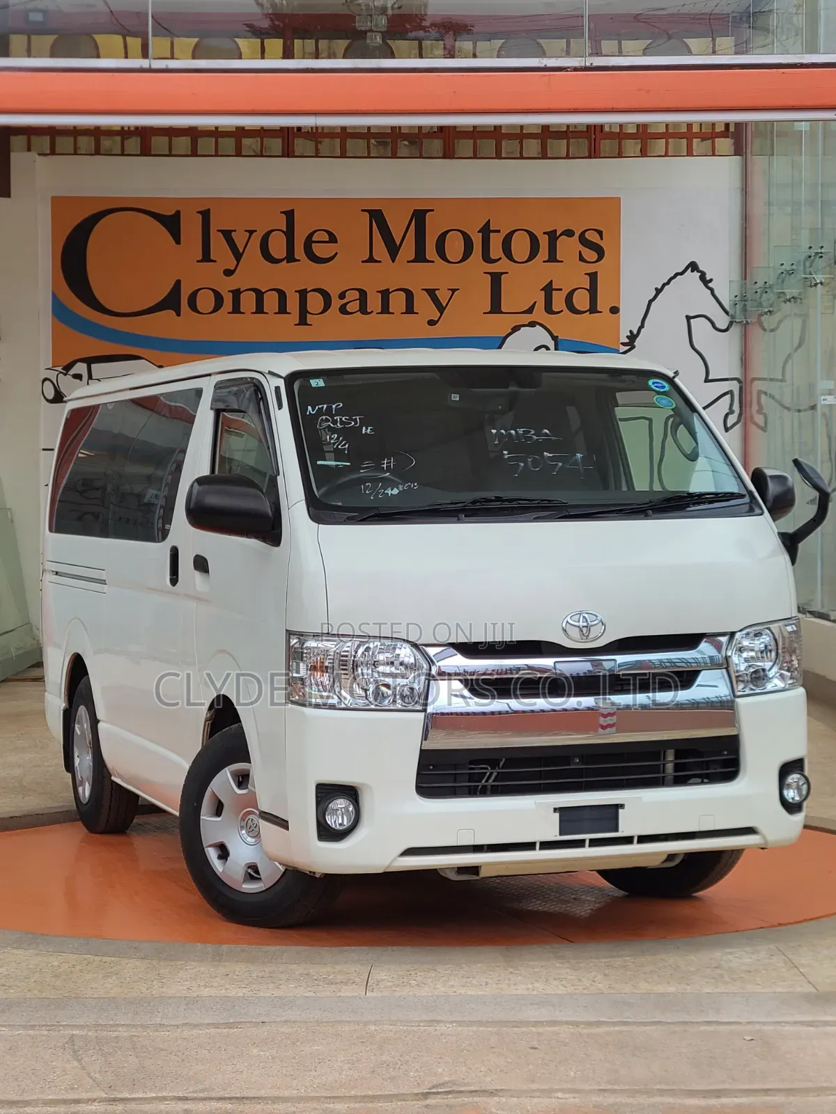 Toyota HiAce 2019 White