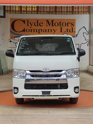 Toyota HiAce 2019 White
