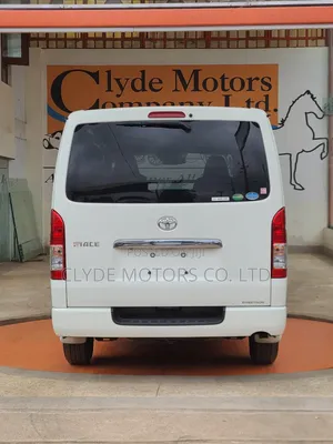 Toyota HiAce 2019 White