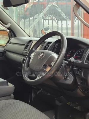 Toyota HiAce 2019 White