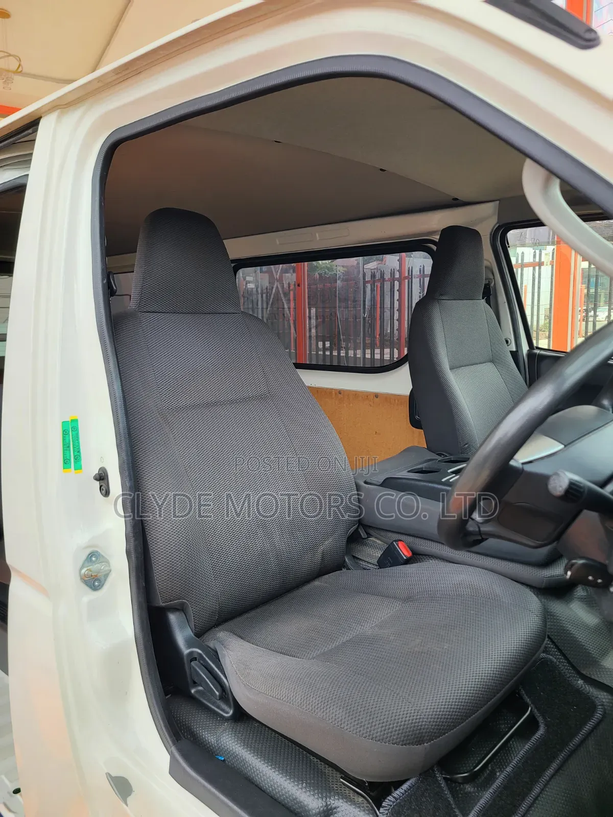 Toyota HiAce 2019 White