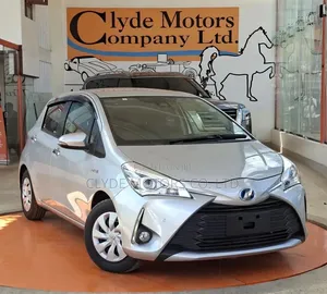 Toyota Vitz 1.5 FWD Hybrid 5dr 2019 White
