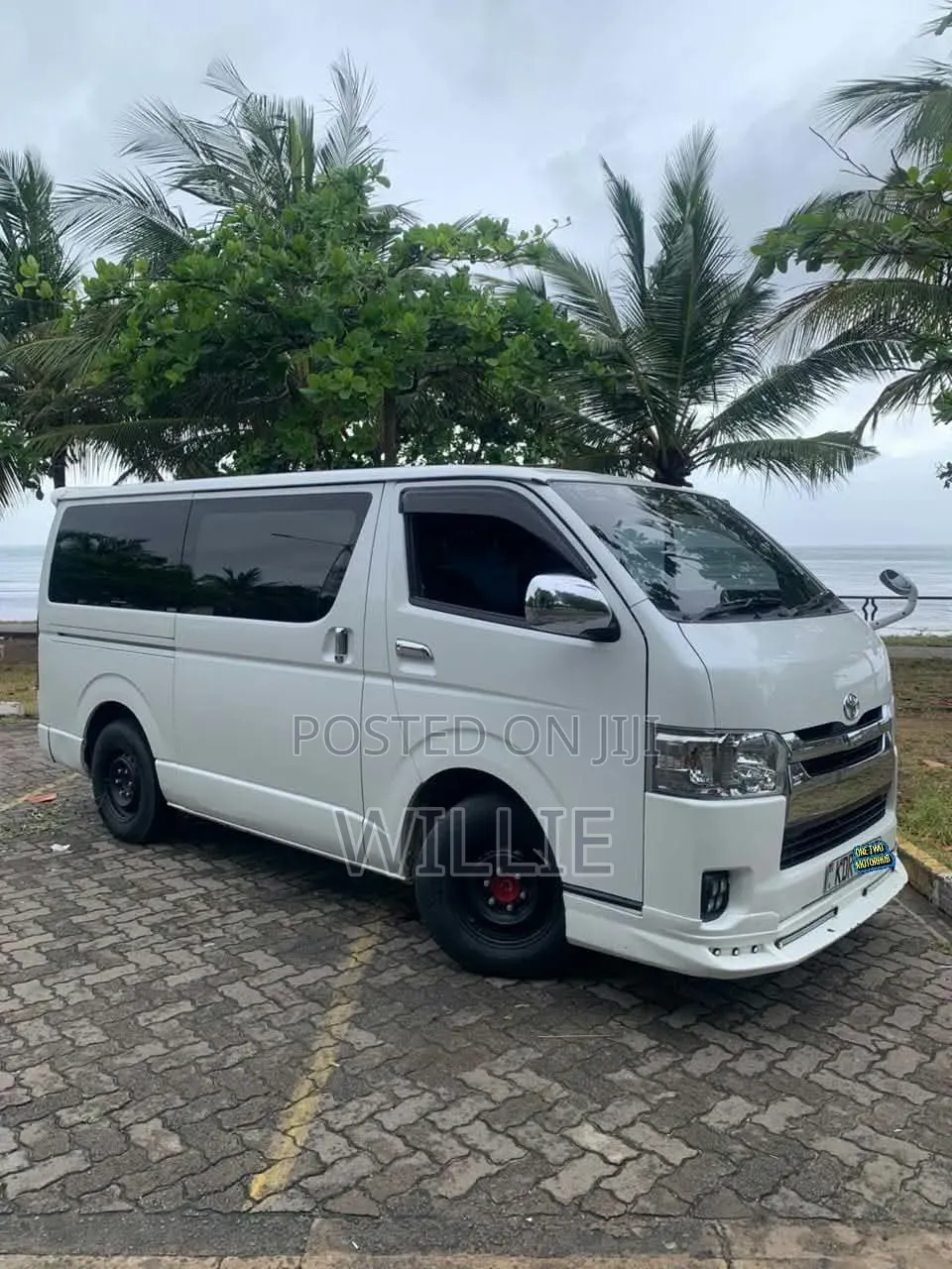 Toyota HiAce 2017 White