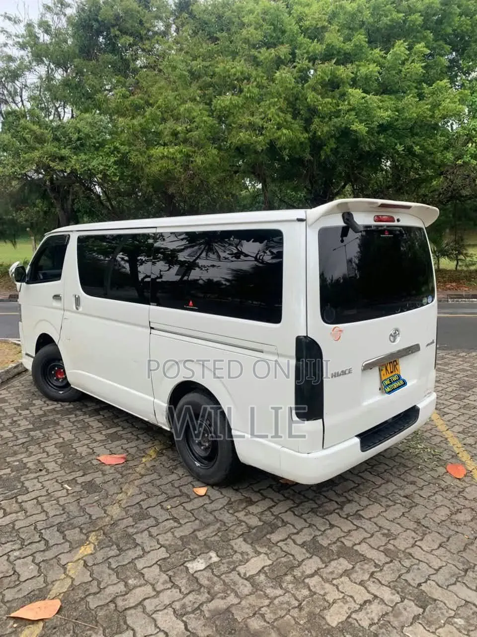 Toyota HiAce 2017 White