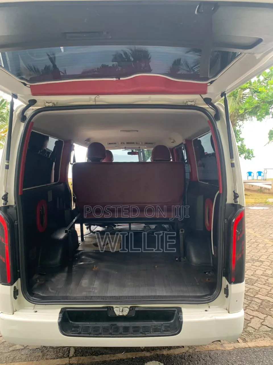 Toyota HiAce 2017 White