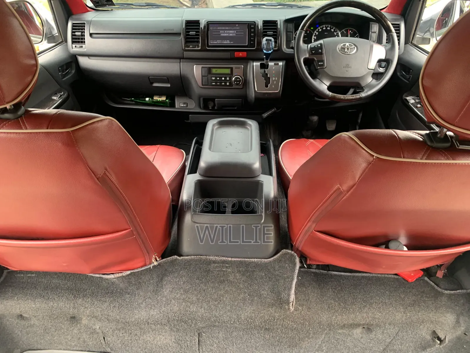 Toyota HiAce 2017 White