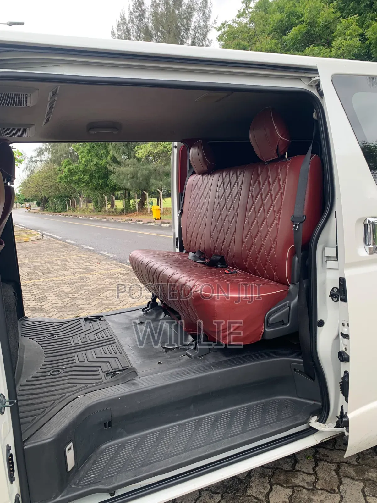 Toyota HiAce 2017 White