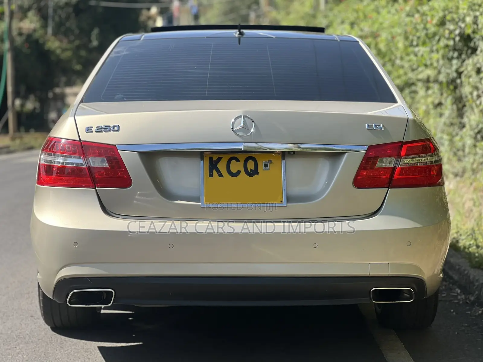Mercedes-Benz E250 2011 Gold