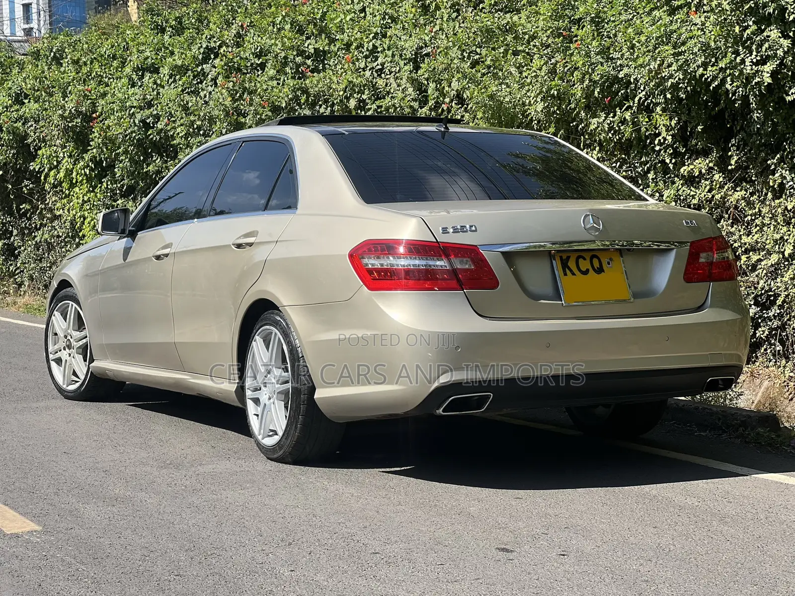 Mercedes-Benz E250 2011 Gold