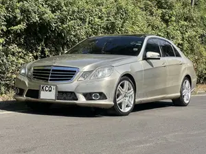 Mercedes-Benz E250 2011 Gold
