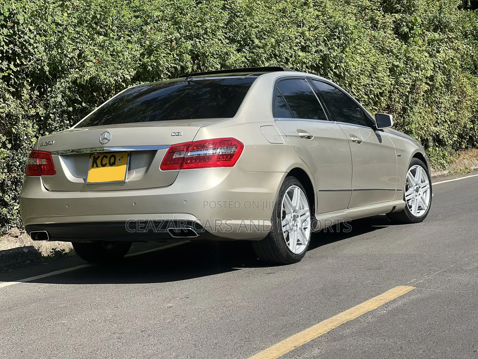 Mercedes-Benz E250 2011 Gold