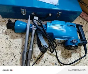 Makita Demolition Breaker/Heavy Duty Demolition Breaker