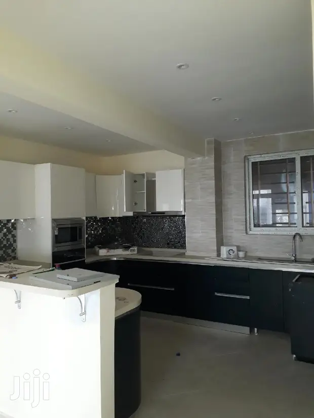 3 Bedrooms Flats For Sale