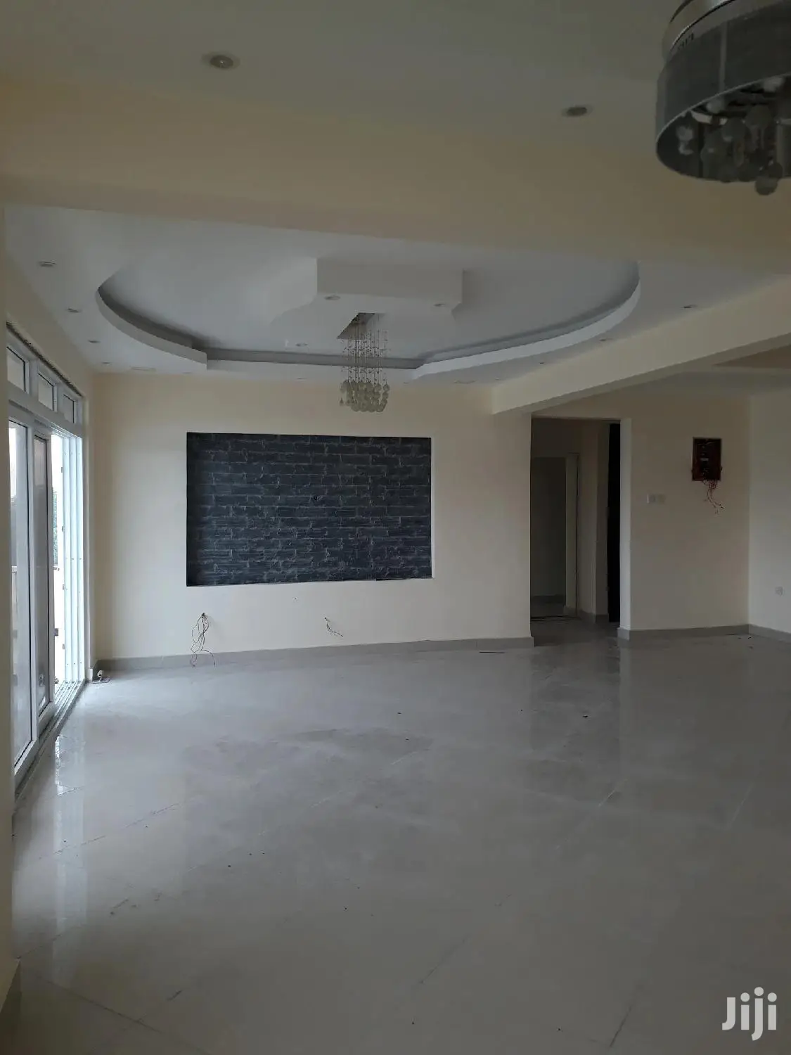 3 Bedrooms Flats For Sale