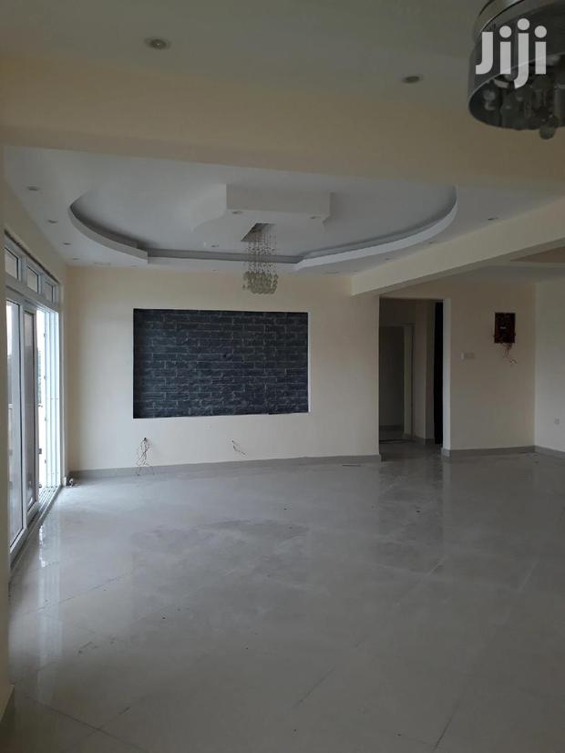 3 Bedrooms Flats For Sale - thumbnail 3