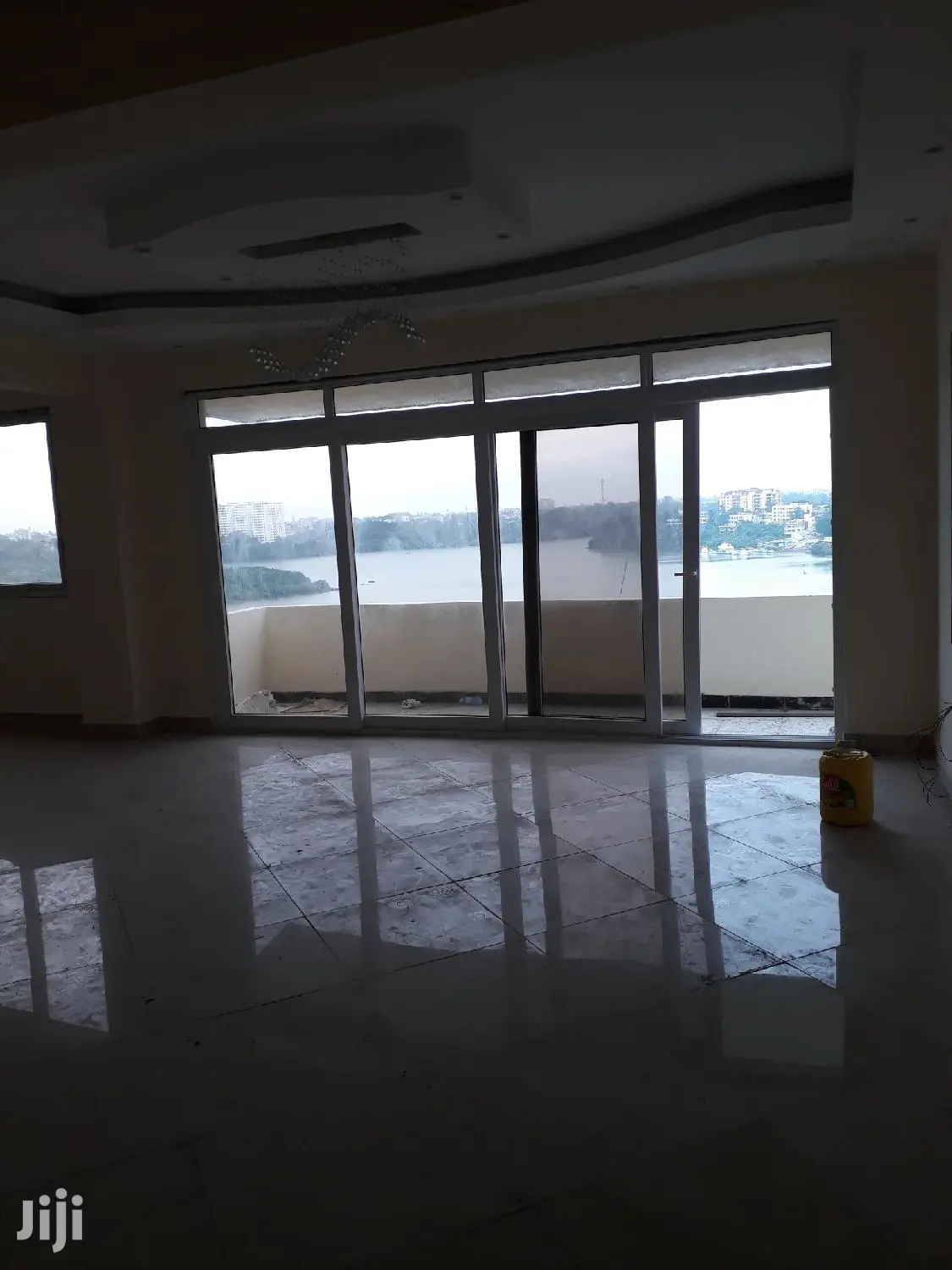 3 Bedrooms Flats For Sale