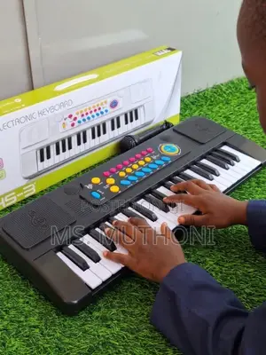 37-Keys Kids' Electronic Piano Keyboard With a Microphone