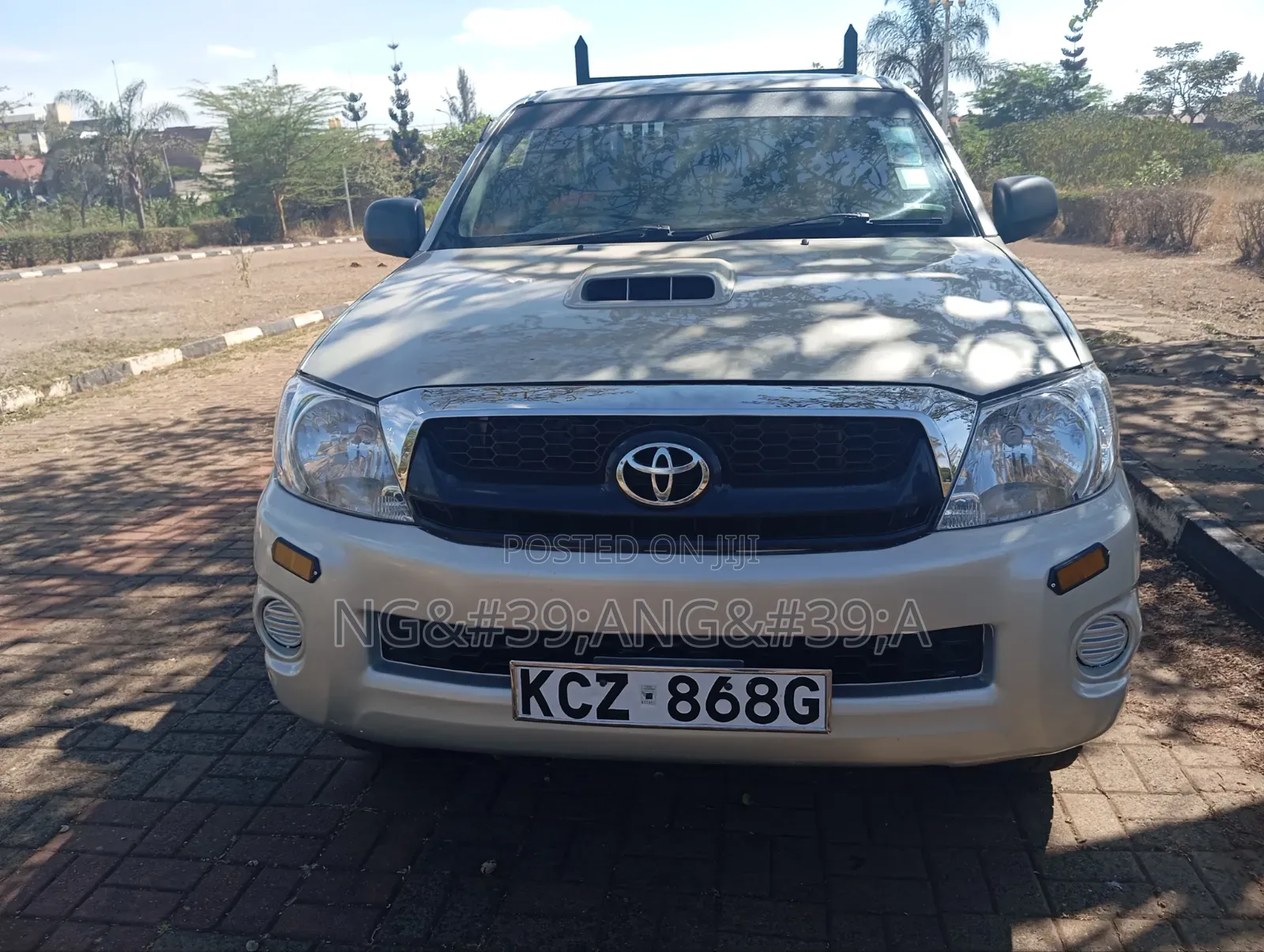 Toyota Hilux 2011 Beige