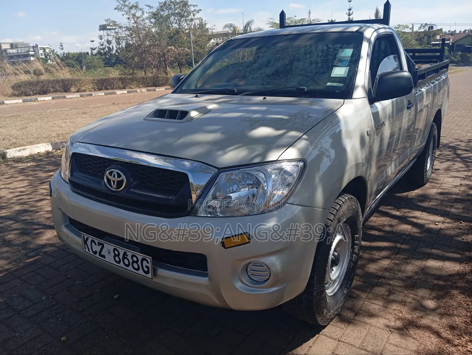 Toyota Hilux 2011 Beige