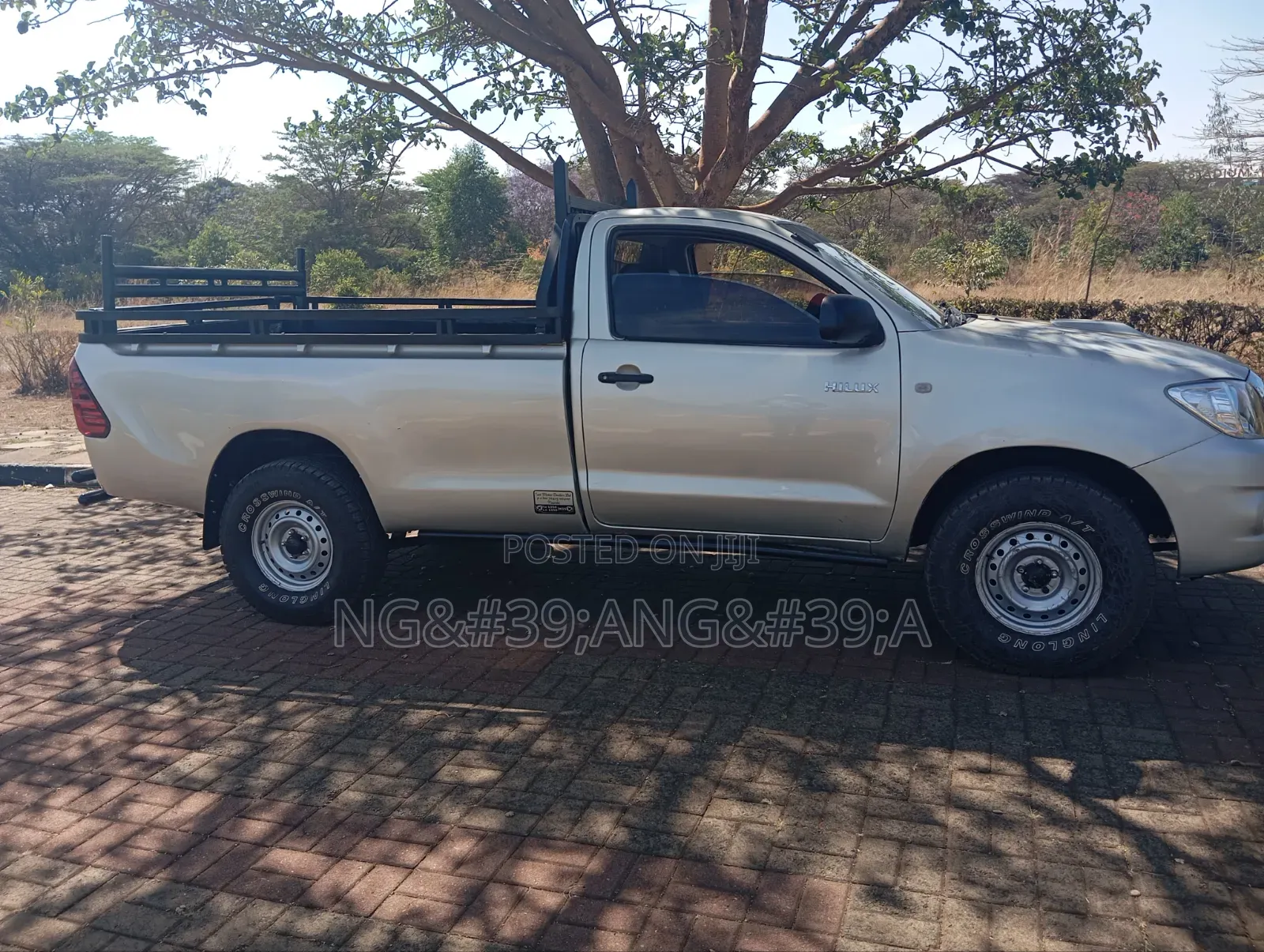 Toyota Hilux 2011 Beige