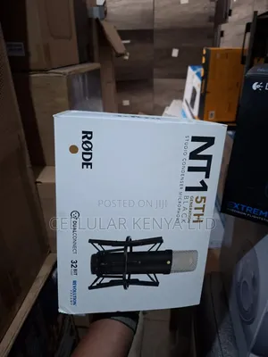 RODE NT1 5th Generation Large-Diaphragm XLR/USB Microphone