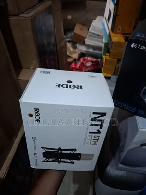 RODE NT1 5th Generation Large-Diaphragm XLR/USB Microphone