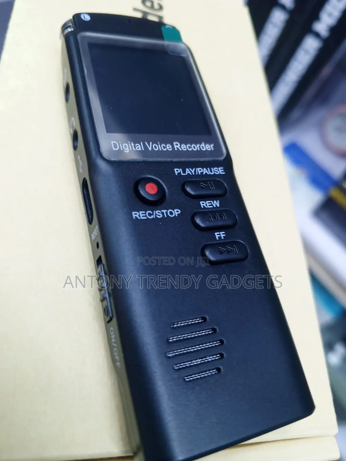 Mini Digital Audio Recorder and MP3 Player for Students