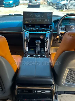 Toyota Land Cruiser 2011 White