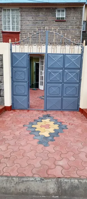 3bdrm Maisonette in Komarock for sale