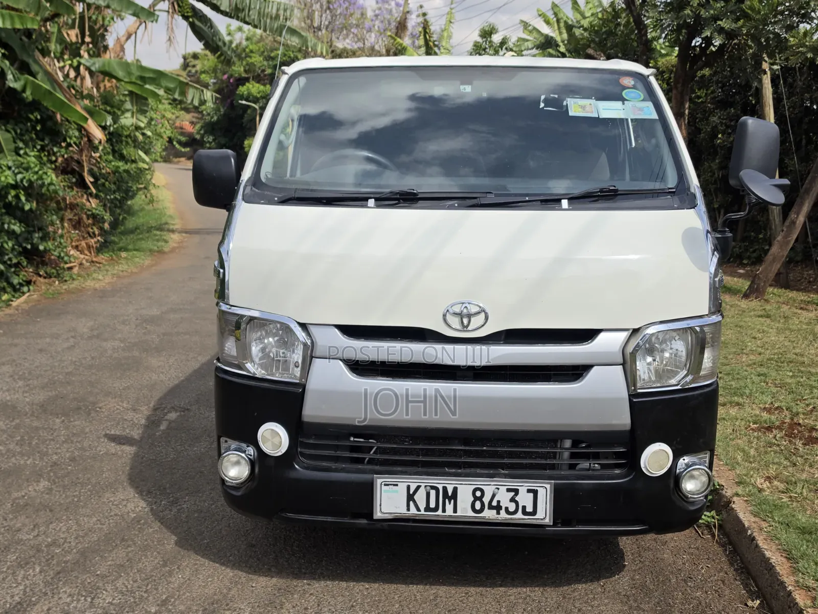Toyota HiAce 2015 White