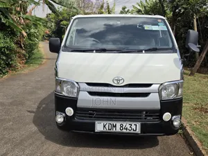 Toyota HiAce 2015 White