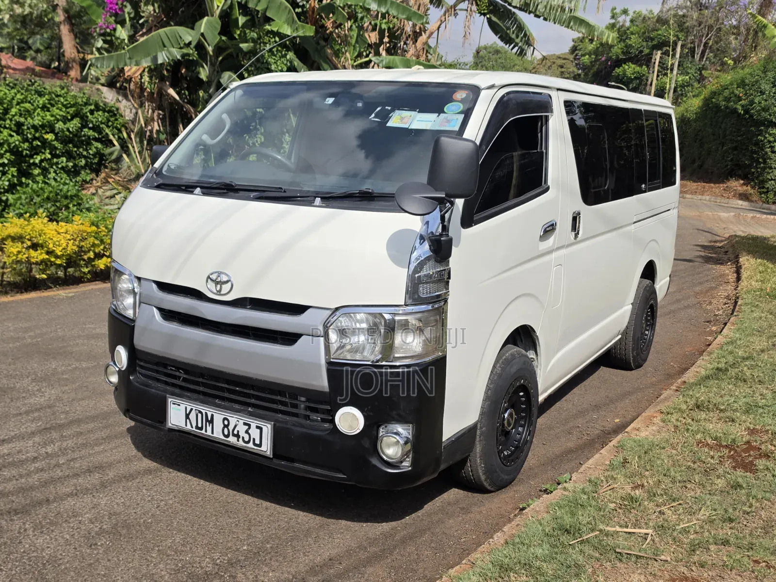 Toyota HiAce 2015 White
