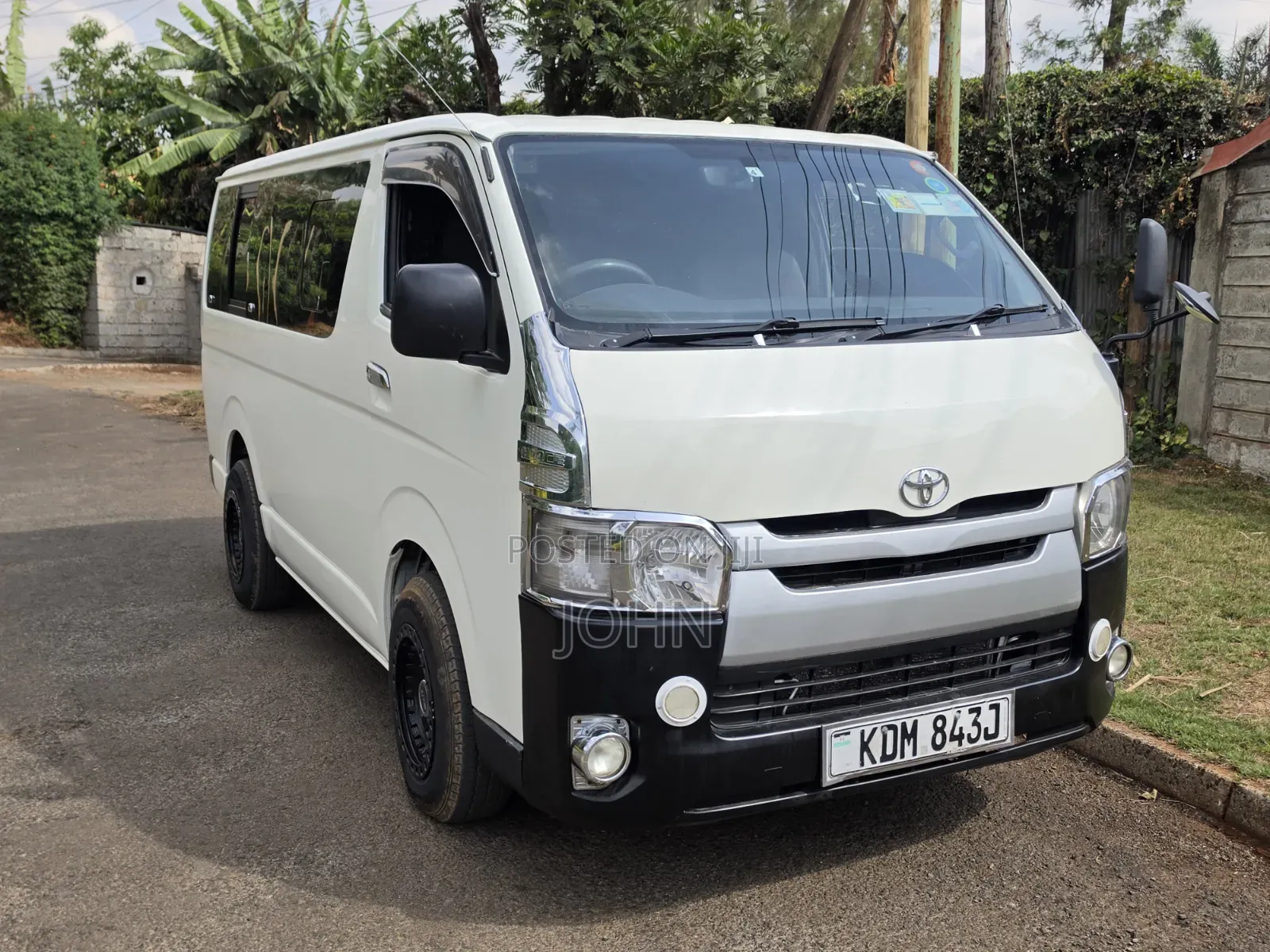 Toyota HiAce 2015 White
