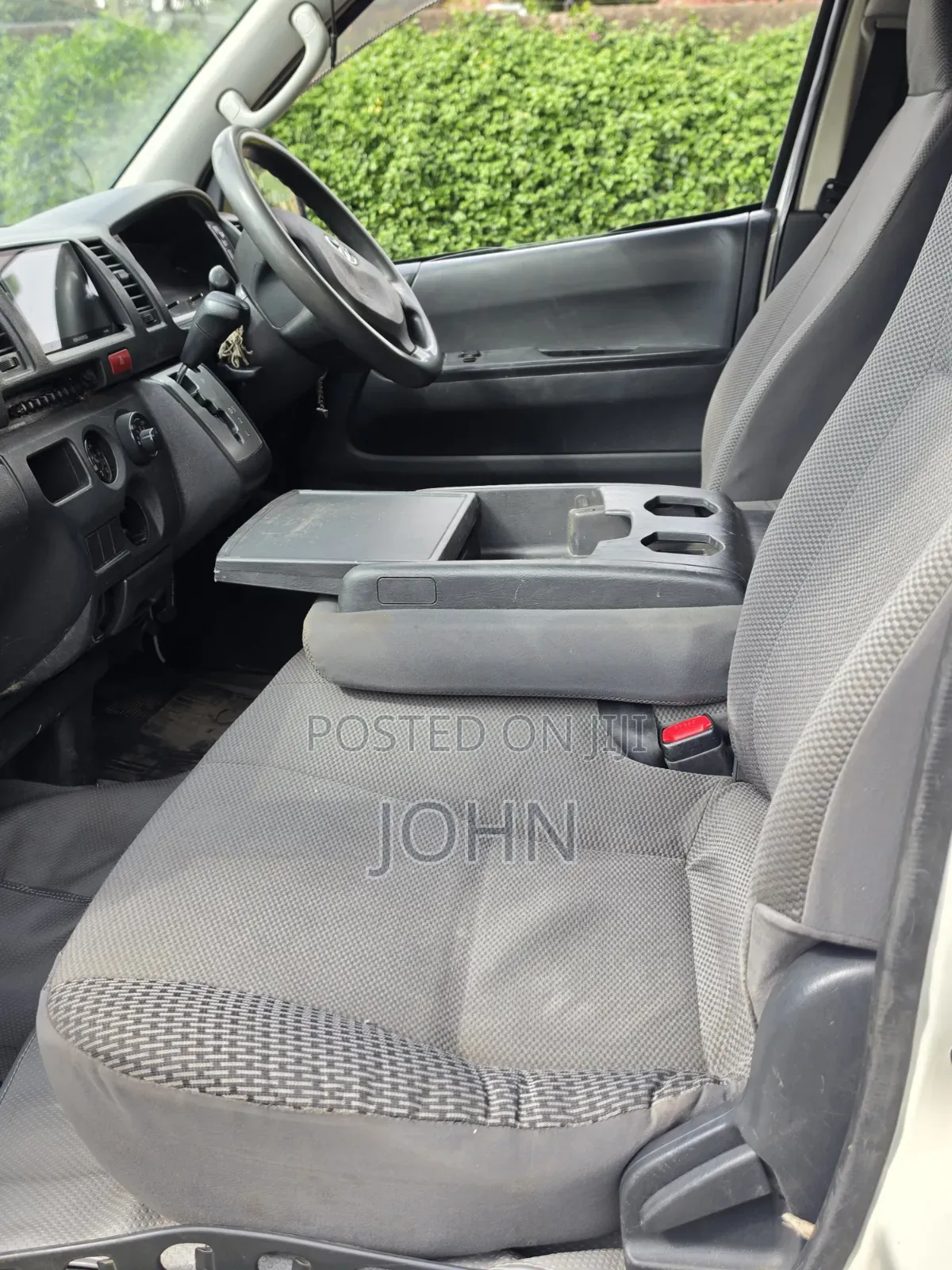 Toyota HiAce 2015 White