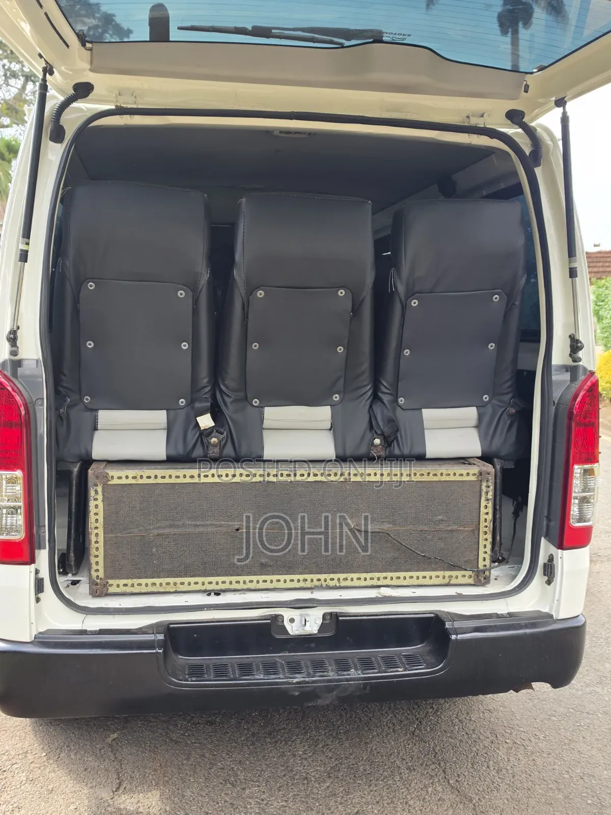 Toyota HiAce 2015 White