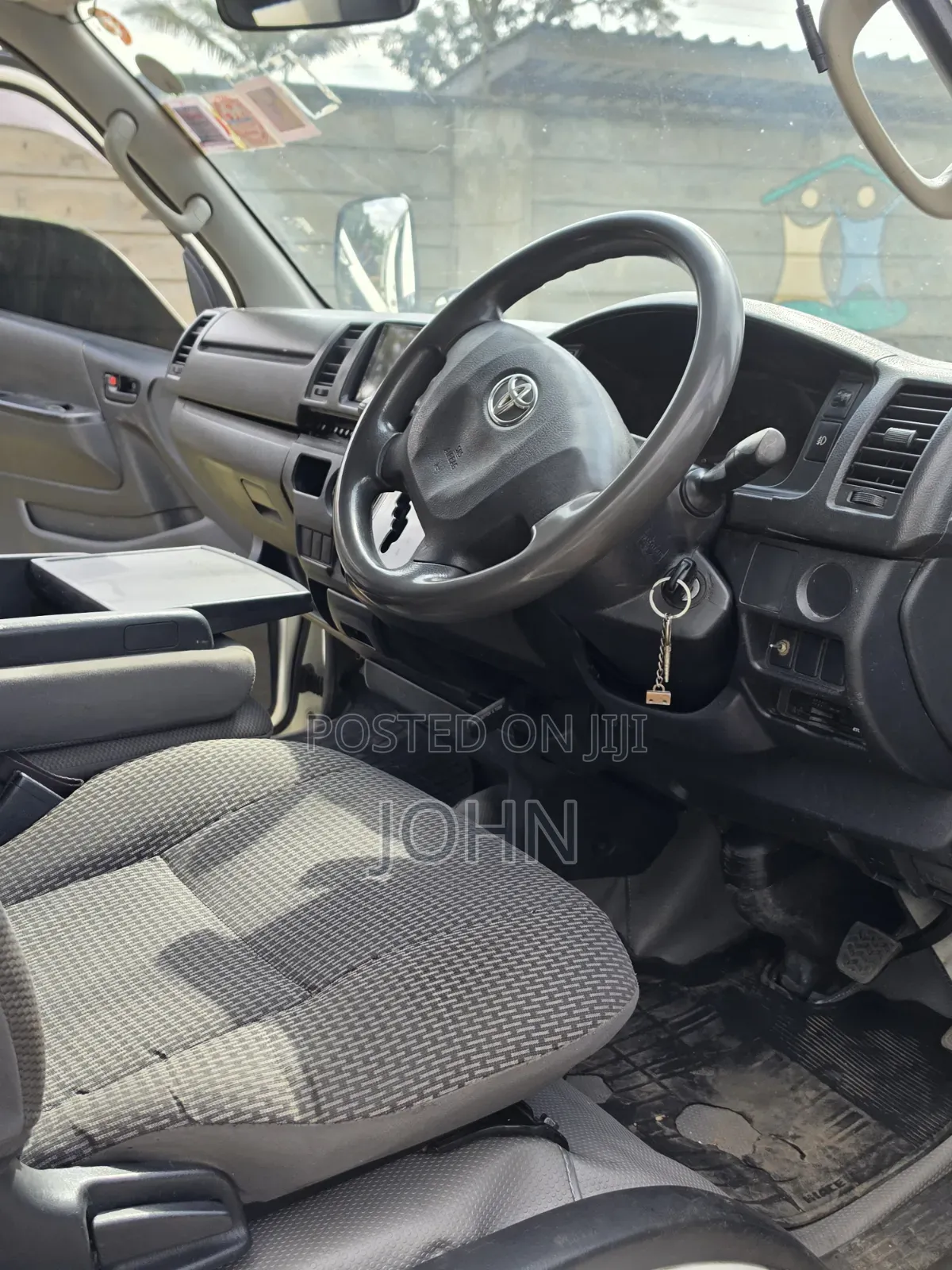 Toyota HiAce 2015 White