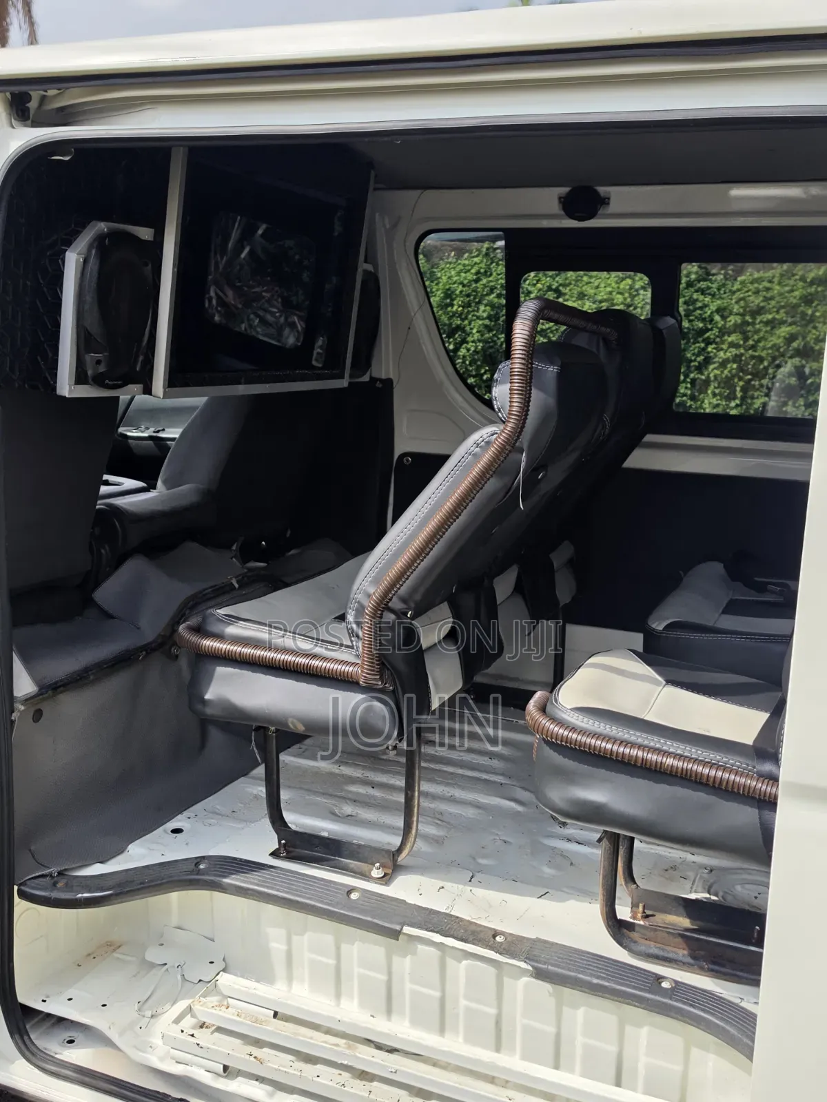 Toyota HiAce 2015 White
