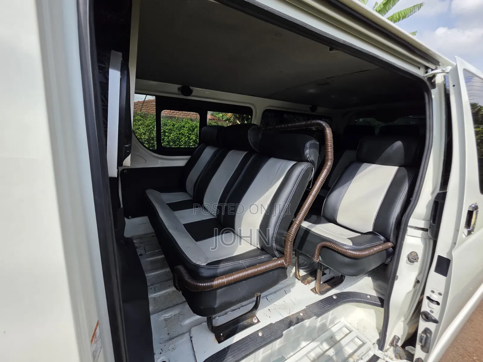 Toyota HiAce 2015 White