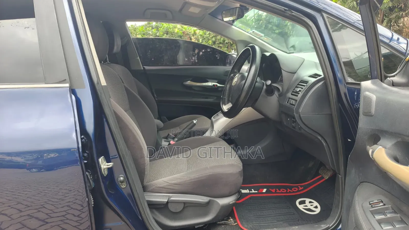 Toyota Auris 2011 Blue