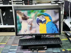 Desktop Computer Lenovo ThinkCentre M93p 4GB Intel Core i3 SSD 128GB