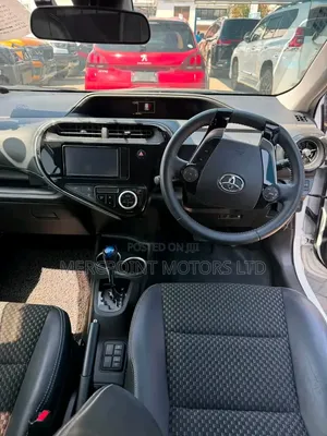 Toyota Aqua 2019 Off white