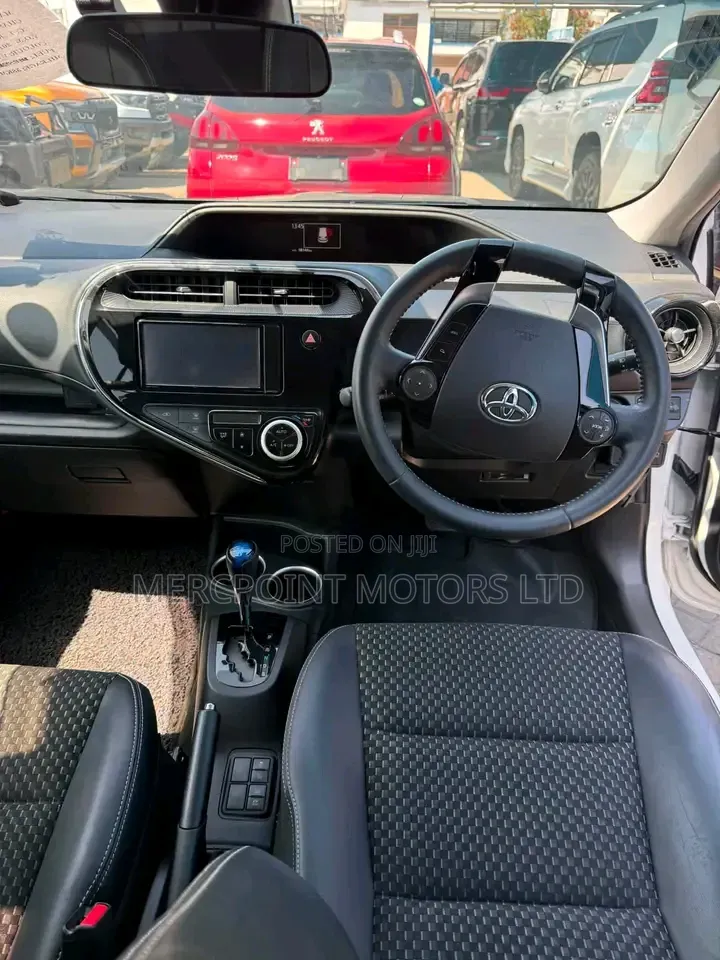 Toyota Aqua 2019 Off white