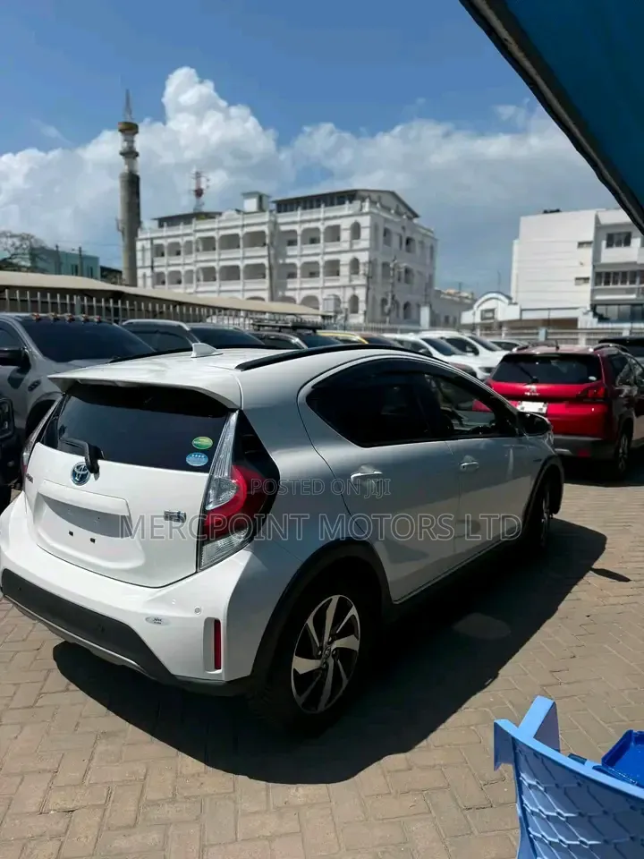 Toyota Aqua 2019 Off white