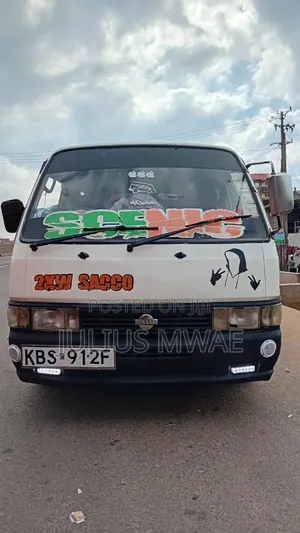 Nissan Caravan (Urvan) 2015 White