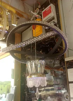 Elegant Interlocking LED Rings Chandelier With Crystal Basket Core